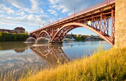 Believe in Business – Crossroads of Opportunities