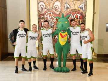 Texas_Feels_Slovenia_2022_Dunking_Devils.png