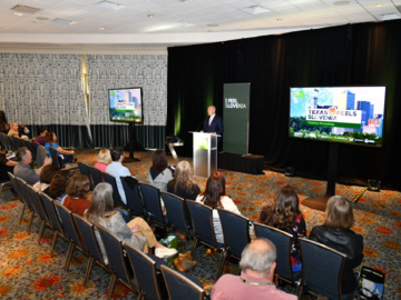 Texas_Feels_Slovenia_2022_Simon_Zajc_business_conference.png